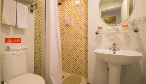 Business Queen Room