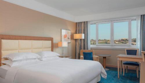 Guest room, 1 King, Garden view