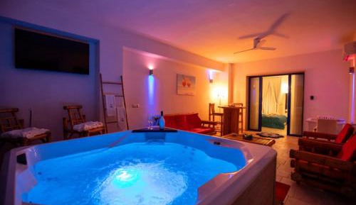 Deluxe Family Suite