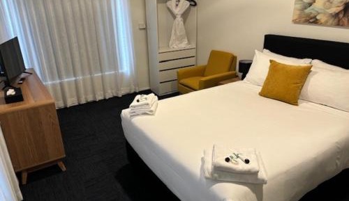 Queen Room with Shared Bathroom