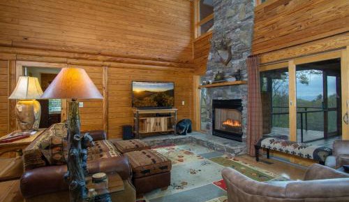 Three-Bedroom Holiday Home 