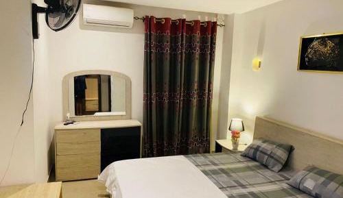 Deluxe Queen Room