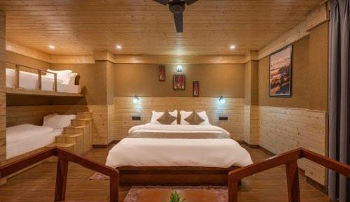 Family Room with Mountain View
