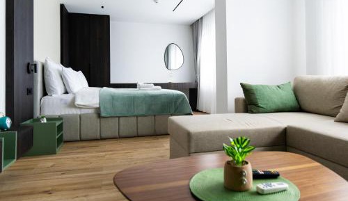 Deluxe Double Room (2 Adults + 1 Child)