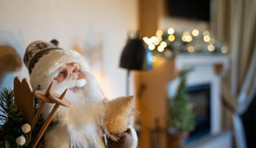 Two-Bedroom Apartment with Mountain View