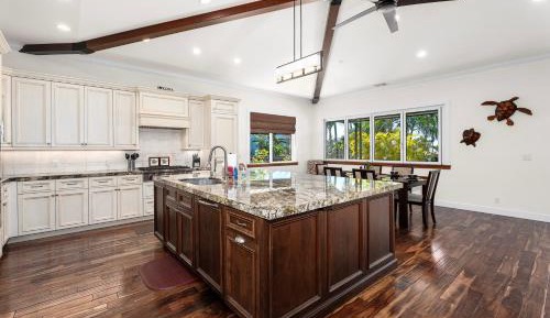 Three-Bedroom Holiday Home 