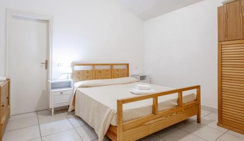 Superior One-Bedroom Apartment