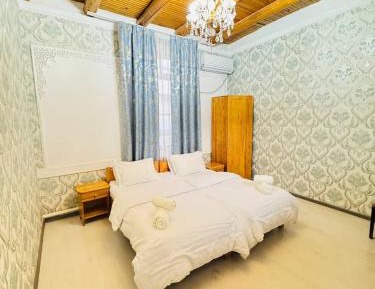 Deluxe Double Room (2 Adults + 1 Child)