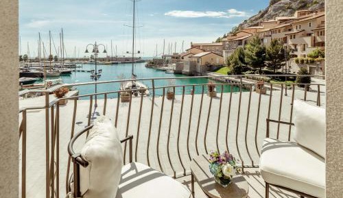 Deluxe Room with Marina View