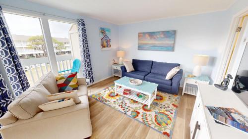 One-Bedroom Apartment with Balcony