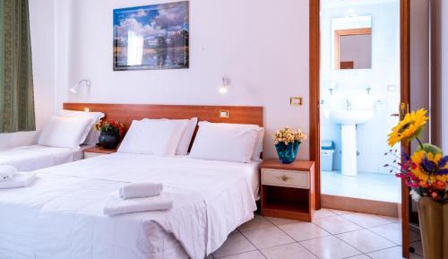 Quadruple Room with Private Bathroom