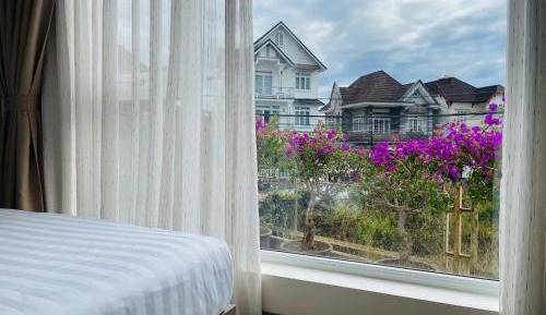 Apartment with Garden View