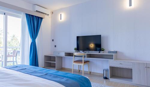 Deluxe Queen Room