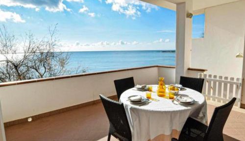 Superior One-Bedroom Apartment with Balcony