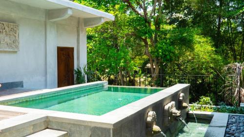 Rooftop Villa with Pool with 1x Airport Transfer
