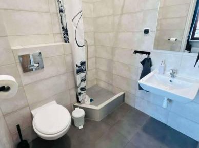 Single Room with Private Bathroom