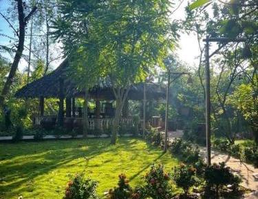 Bungalow with Garden View