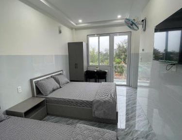 Family Room with Garden View