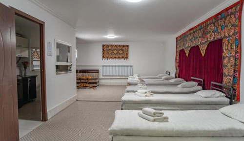 6-Bed Mixed Dormitory Room