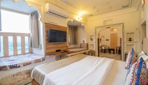 King Room with Lake View