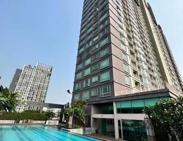 Two-Bedroom Apartment with City View