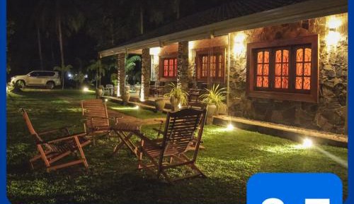Villa with Garden View
