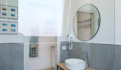 Deluxe Room (2 Adults + 1 Child)