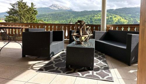 Three-Bedroom Apartment with Balcony