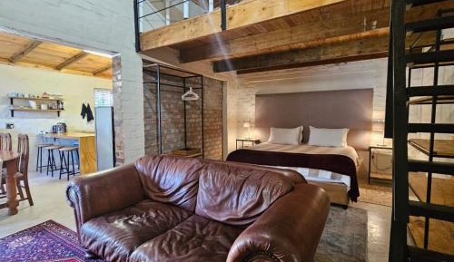 One-bedroom Loft Apartment 