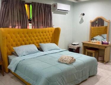 Four-Bedroom Holiday Home