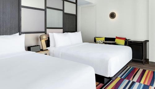 Breezy 2 Queen Beds, City View  High Floor