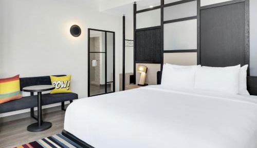 Aloft 1 King Room, Limited View