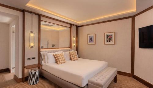 Premium Guest Room with King Bed