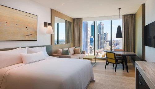 Club King Room with City View