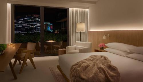 Deluxe Terrace, Larger Guest room, 1 King, City view