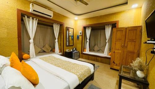 Deluxe Double Room with Castle View