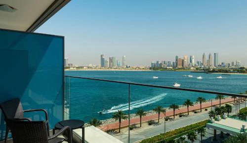 Aloft Family Room with Sofa Bed including Shopping Malls Shuttle Service, 20% off F&B, Spa & Abra Boat Tour Discount