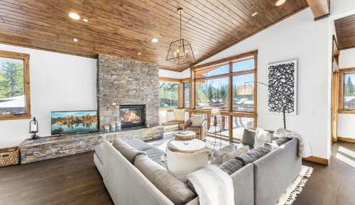 Three-Bedroom Townhouse