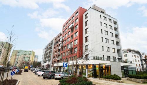 Deluxe One-Bedroom Apartment with City View