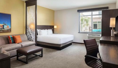 King Room with Sofa Bed