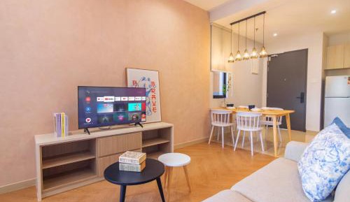 Studio Apartment with King Bed