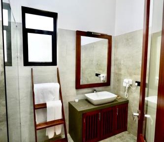 Deluxe Double Room (2 Adults + 1 Child)