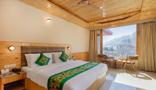 Superior Room with Mountain View