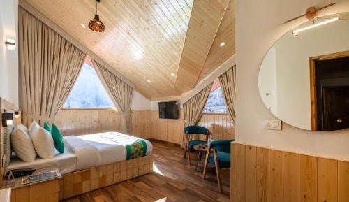 Standard Room with Mountain View