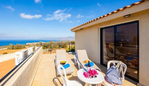 One-Bedroom Apartment with Sea View
