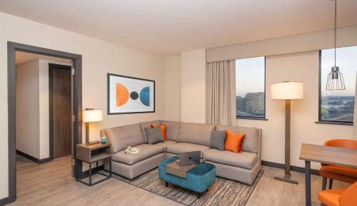 One-Bedroom King Suite with Kitchenette