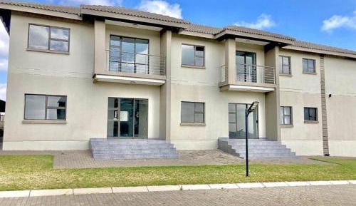 Deluxe Two-Bedroom Apartment with Garden View