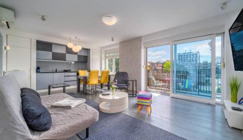 Apartment with Balcony