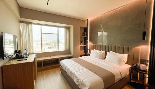 Deluxe King Suite