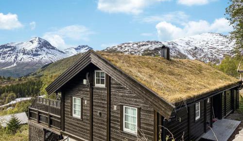 Three-Bedroom Holiday Home 